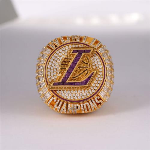 Lakers 2020 Championship Rings Pay Tribute to Kobe Bryant